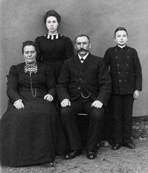 <br>um 1910