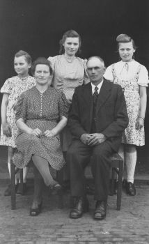 <br>um 1944