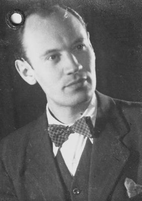 <br>1945