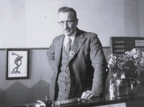 <br>um 1950