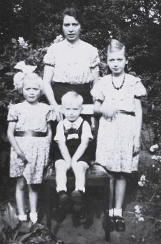 <br>um 1942