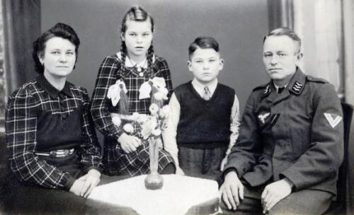 <br>Dezember 1943