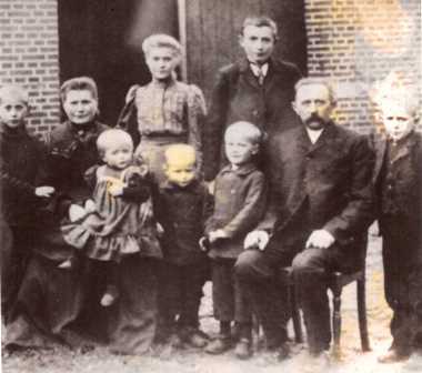 <br>um 1906