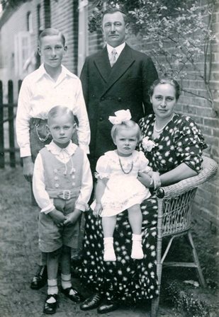 <br>um 1937